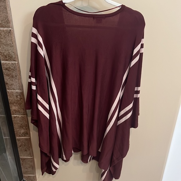 H&M Poncho - Picture 3 of 4